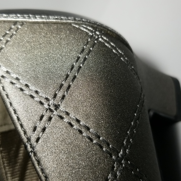 Quilted Shimmer heeled dress shoe. - Picture 5 of 13